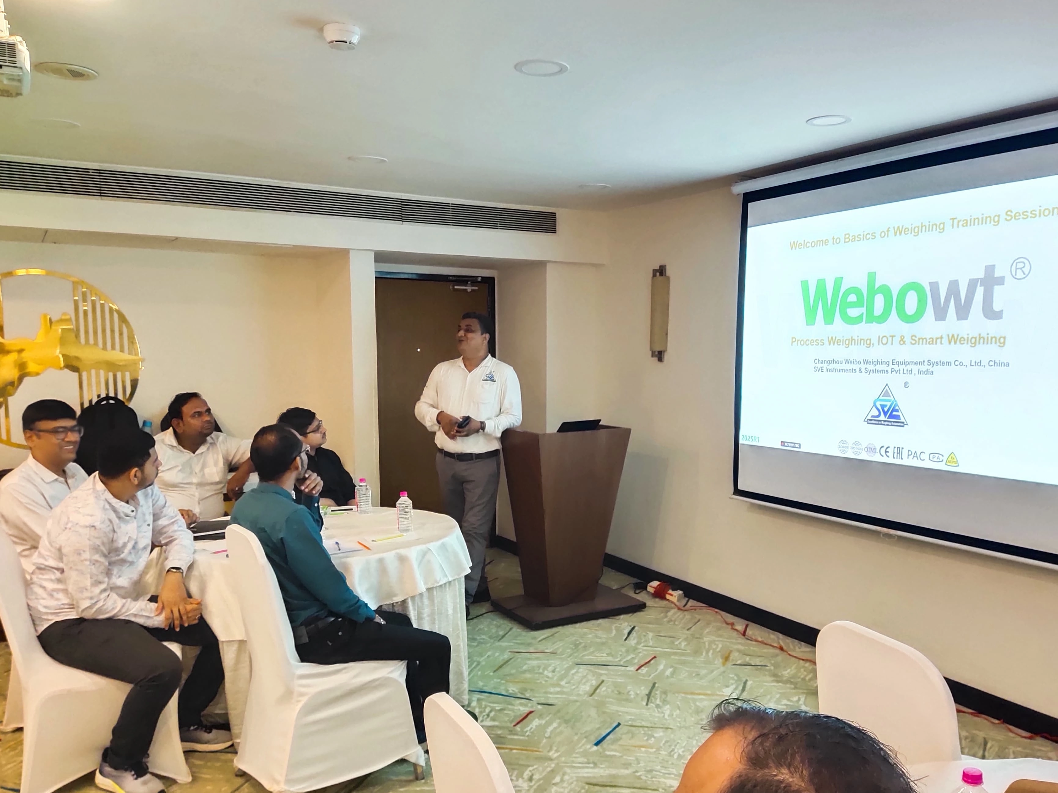 Webowt印度经销商在孟买举办内部培训会议